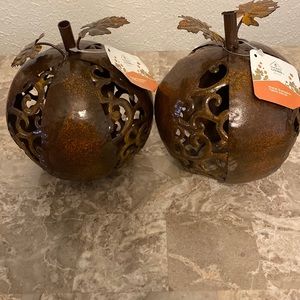 NWT Two Smart Living Metal Pumpkin Table Decor